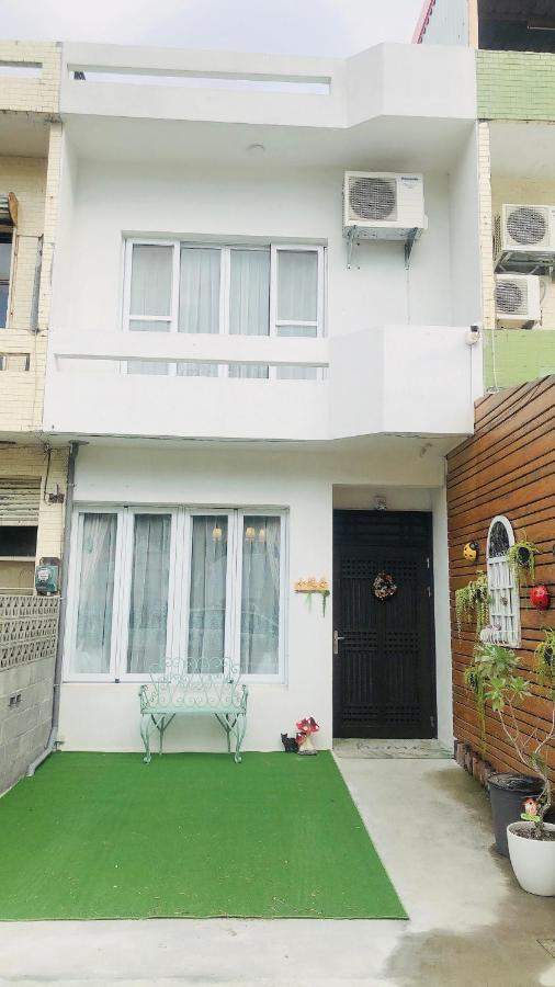 小院子4人至6人包棟民宿 Taitung Exterior foto